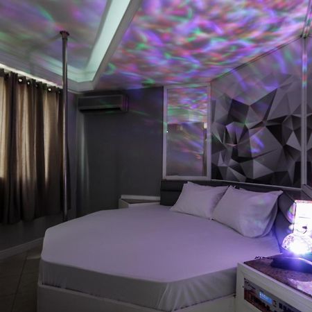 Mirage Motel Гуарульюс Екстер'єр фото