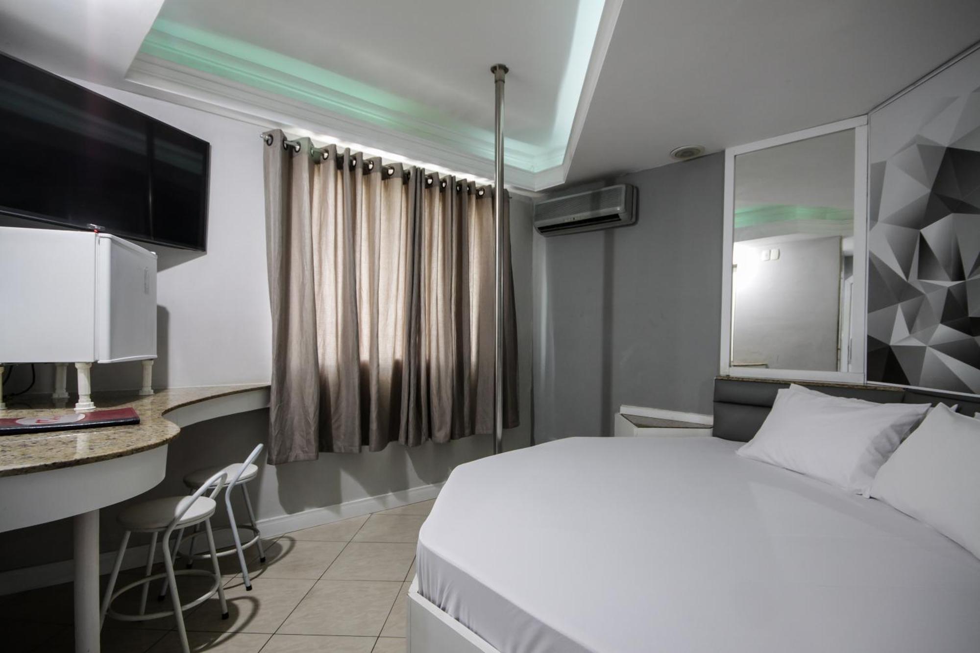 Mirage Motel Гуарульюс Екстер'єр фото